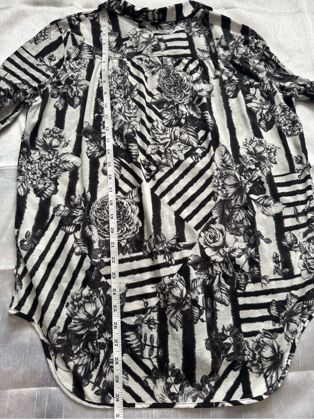 H&M Floral Stripe Mixed Print Button Down Blouse Black & White Size S EUC - Picture 11 of 12